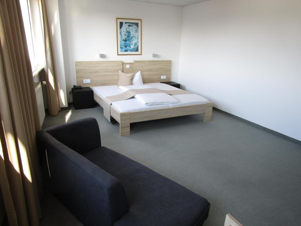 Businesshotel & Appartements Stuttgart-Vaihingen Eksteriør billede